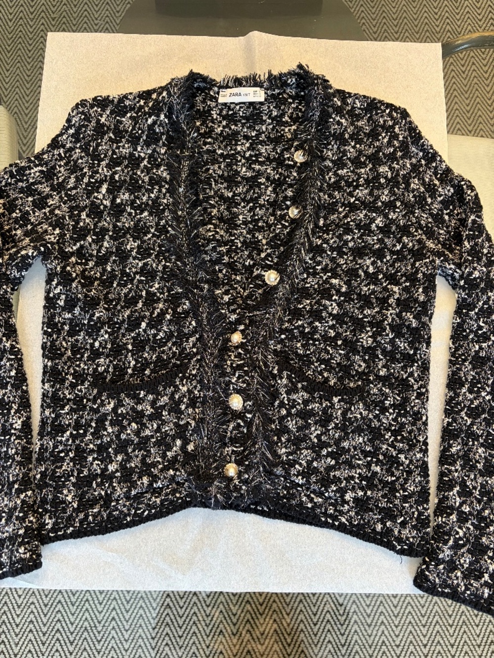 Zara (S) pearl-button, frayed-edge cardigan w/ pockets